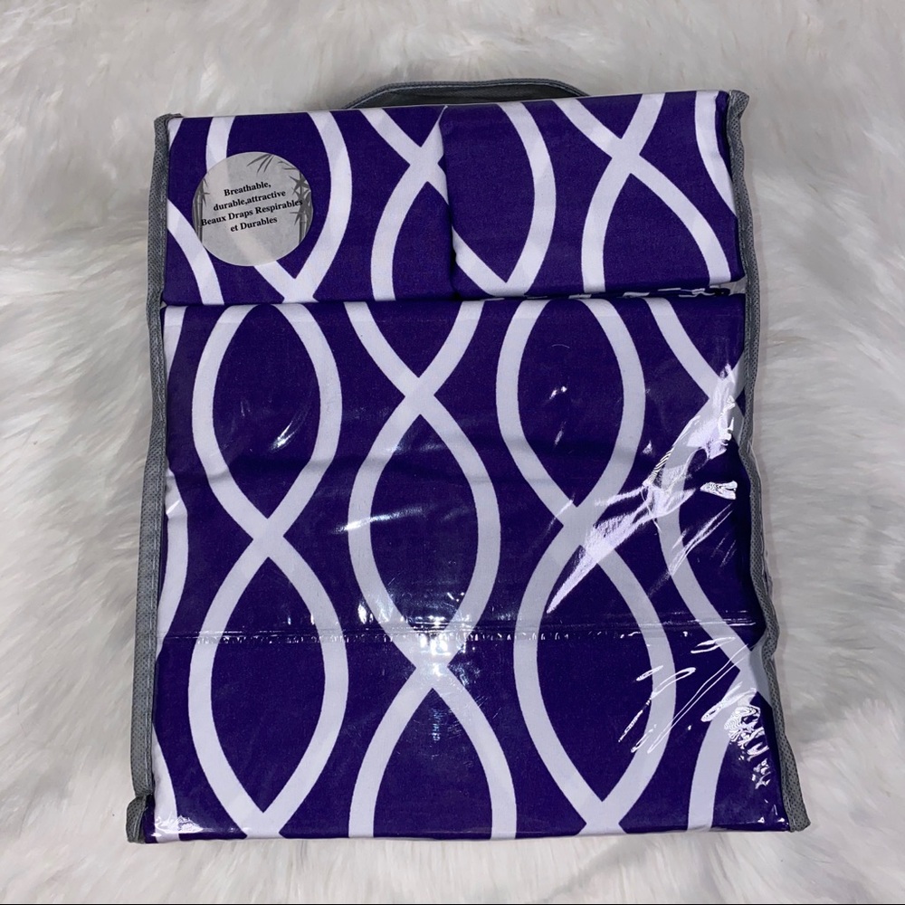 ✨SALE✨Queen 4pc Purple Loop Bedsheets - Picture 2 of 5